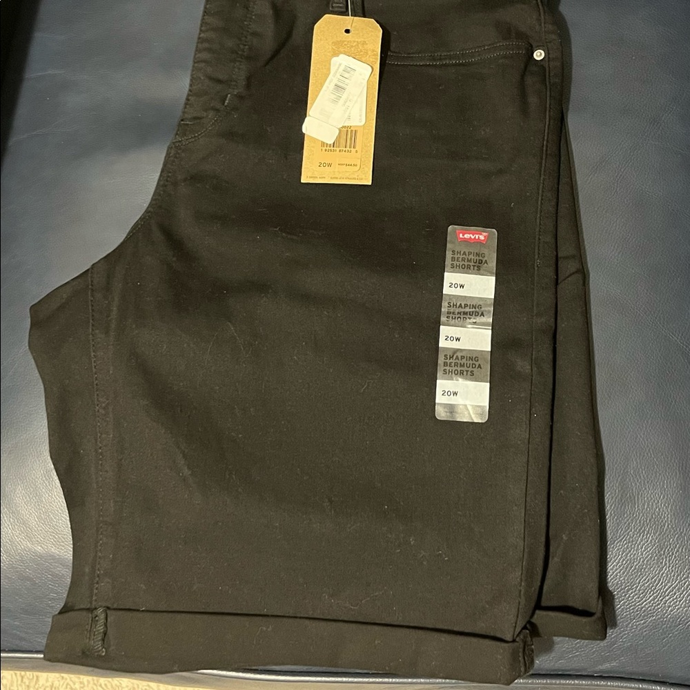 Levi’s Women Bermuda Jean shorts